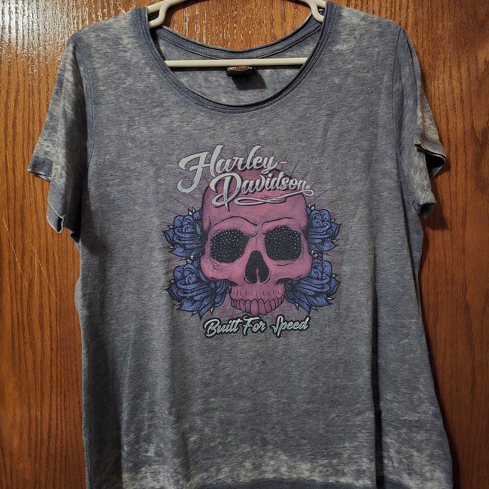 Harley-Davidson Gray Tee with Pink Skull and Blue Roses